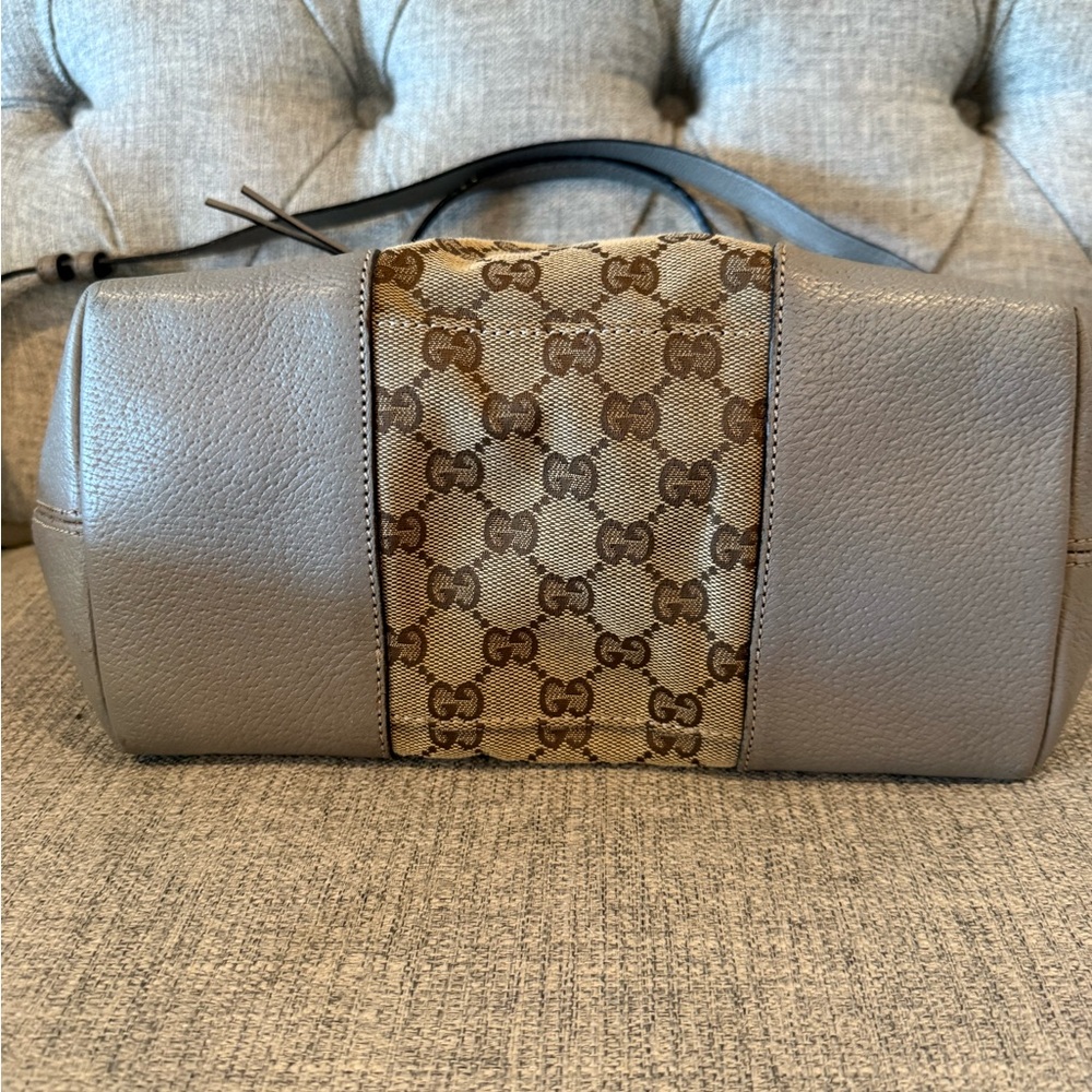 Gucci GG Canvas Bree Leather Line Crossbody Bag in light gray - Picture 7 of 14